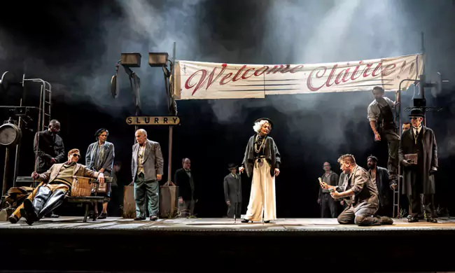 نقد و خلاصه نمایشنامه ملاقات بانوی سالخورده؛ بررسی کامل اثر